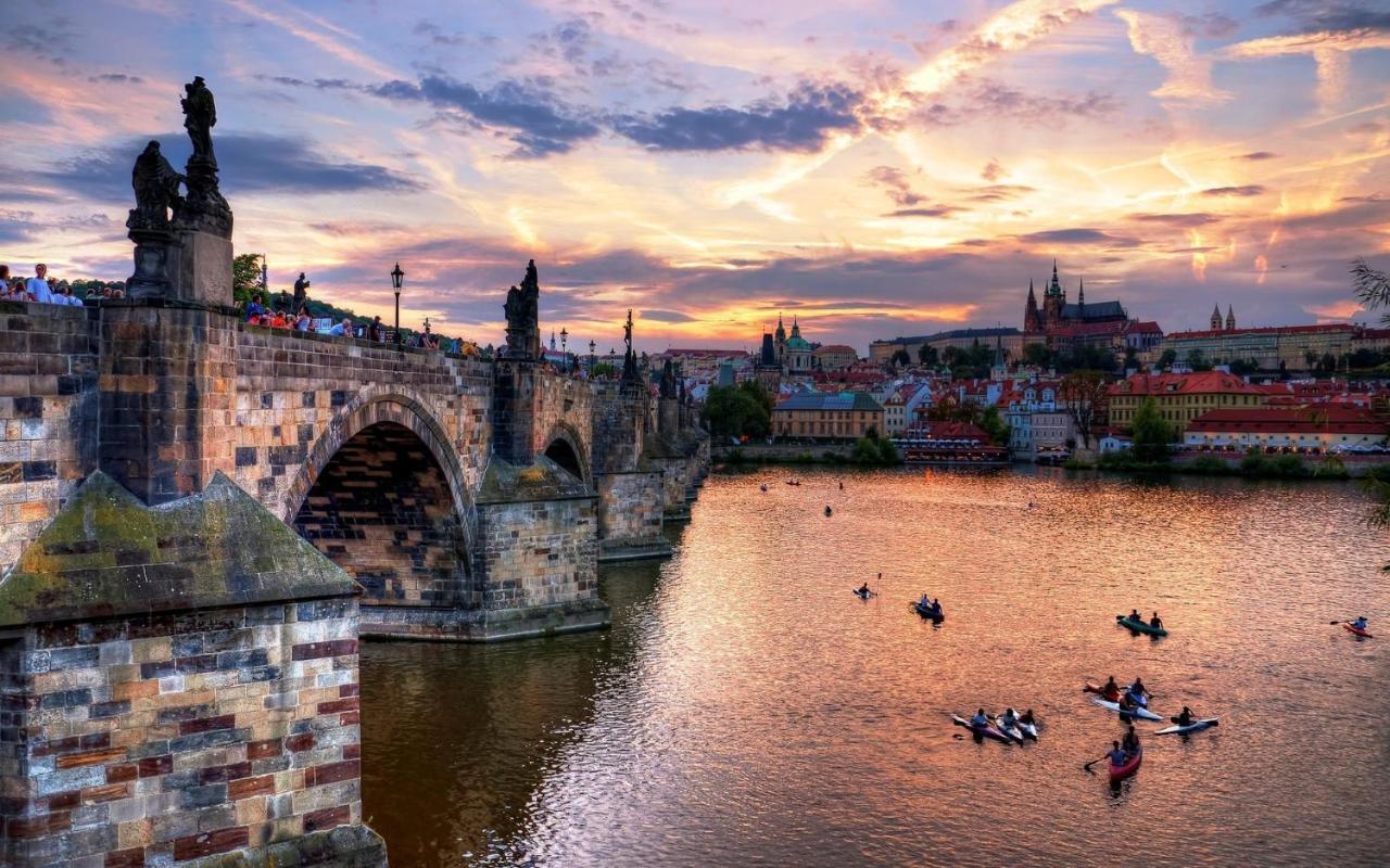 Emperors Elegance Suite Praga Exterior foto